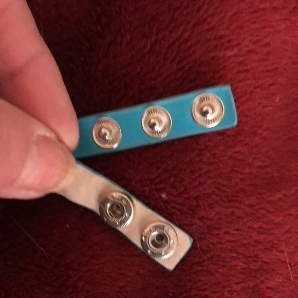 Turquoise wrap wrist watch silver studded strap needs battery - Picture 3 of 6